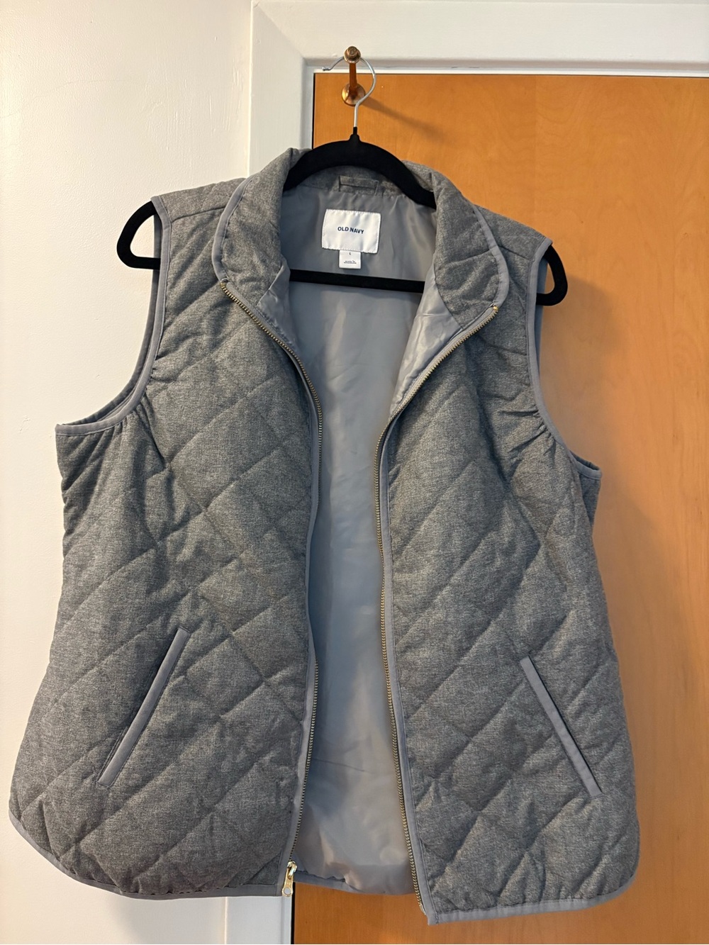 Old Navy Quilted Gray Sleeveless Puffer Vest Size L